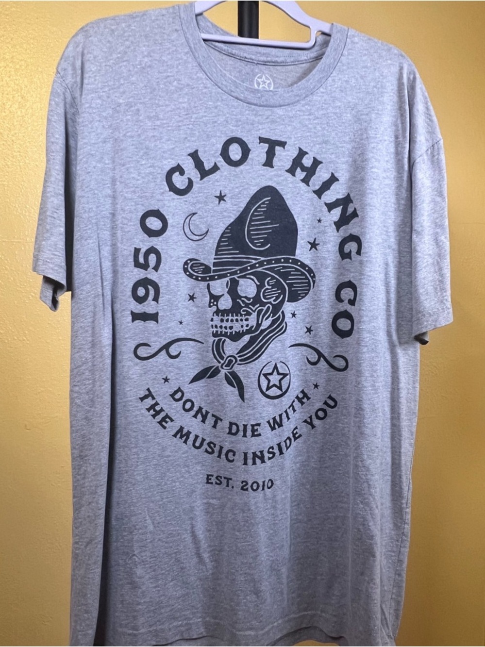 1950 Clothing Co - Men’s Gray Graphic Tee - Skull Cowboy Design, size XL